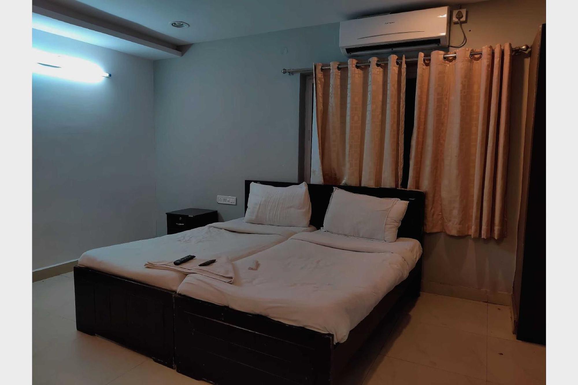 OYO 28296 White Solitaire Ludhiana Extérieur photo