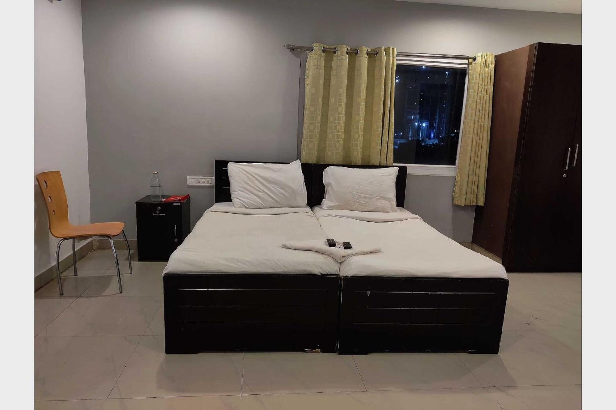 OYO 28296 White Solitaire Ludhiana Extérieur photo
