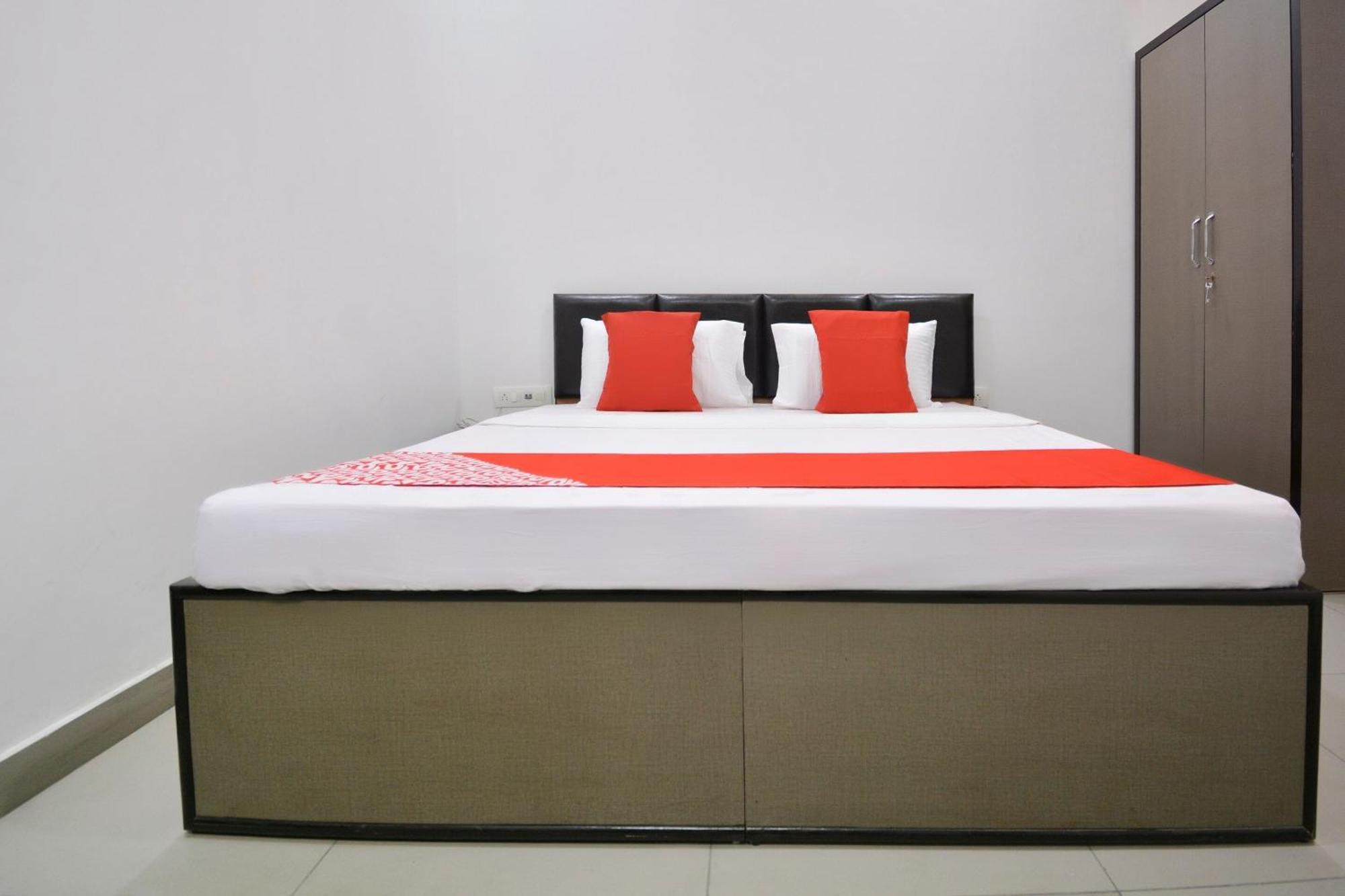 OYO 28296 White Solitaire Ludhiana Extérieur photo