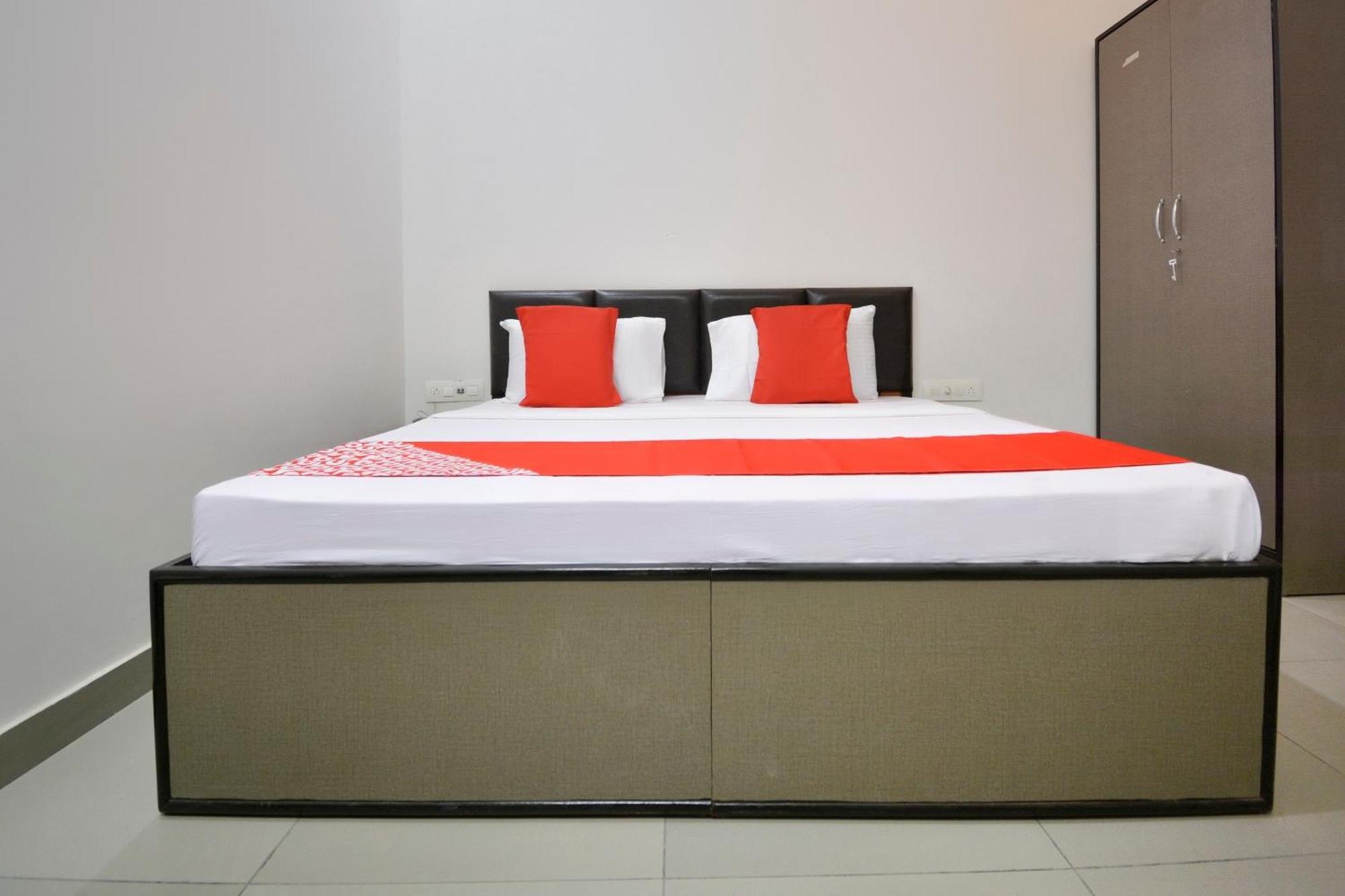 OYO 28296 White Solitaire Ludhiana Extérieur photo